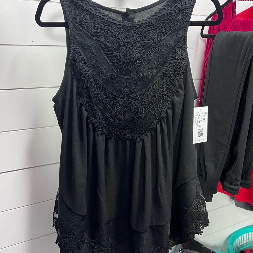 Elegant Black Lace Women's Top